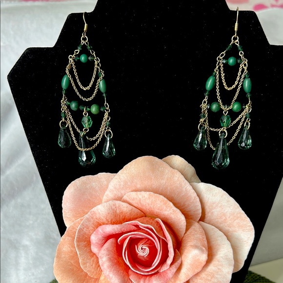 🖤NEW💕Green beads chandelier earrings - Picture 2 of 14